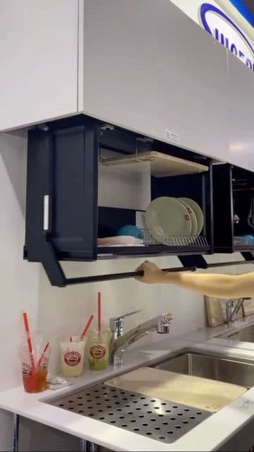 Pull-down shelf